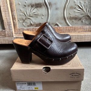 Kork-Ease Maddison platform clog, sz 8, mahogany